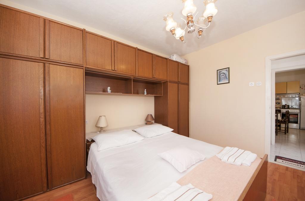 Apartments Gorana Splitska Bagian luar foto