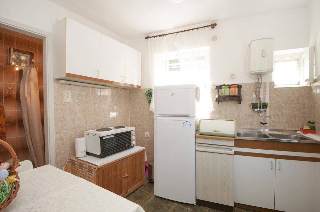 Apartments Gorana Splitska Bagian luar foto